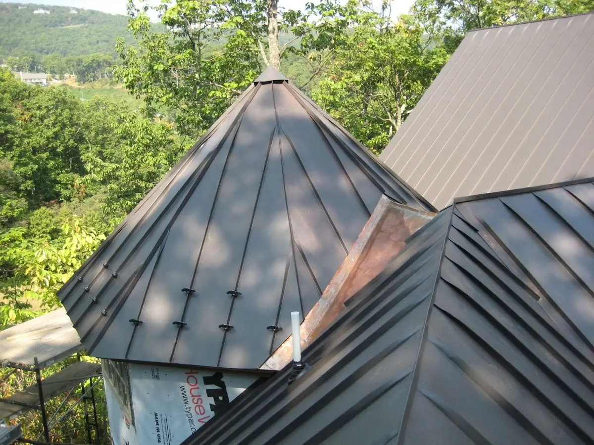 Professional Roof Tarp Installation by Craftsman Roofing in San Fernando