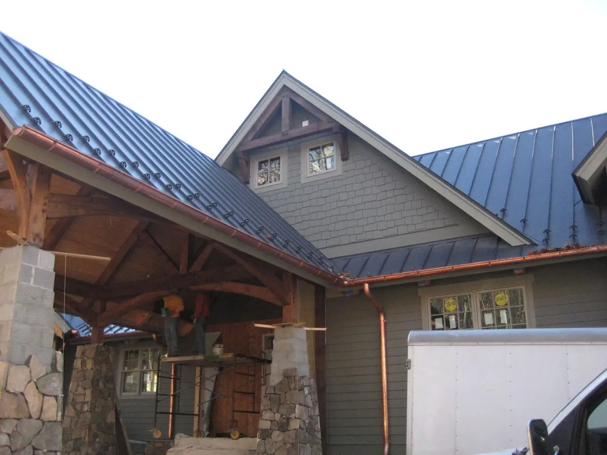 Craftsman Roofing team delivering quality roofing work in San Fernando